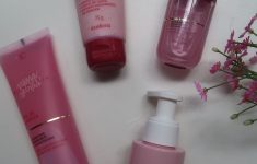 Foto mostra os produtos da linha Niina Skin